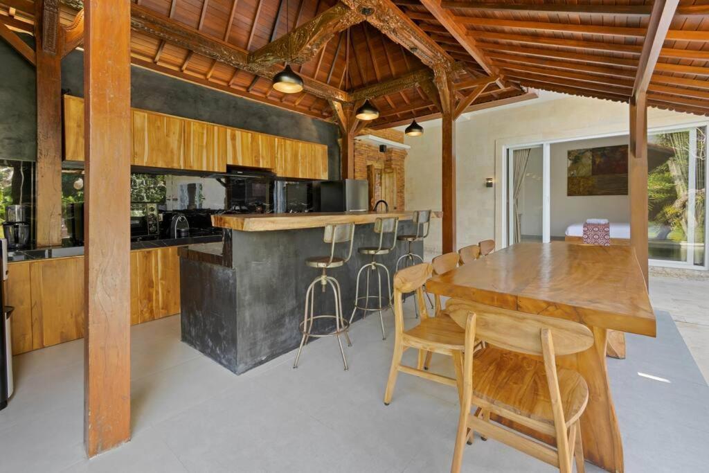 New 4 Bedroom Villa Surrounded By Jungle And Ricefields อูบุด ภายนอก รูปภาพ