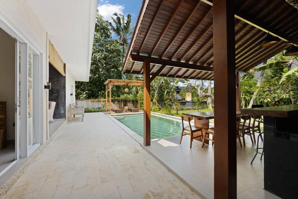 New 4 Bedroom Villa Surrounded By Jungle And Ricefields อูบุด ภายนอก รูปภาพ